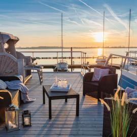 Hausboot The Goose, hotel a Burgstaaken