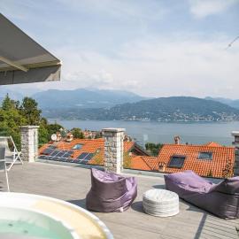 Relax house Baveno, готель у місті Бавено