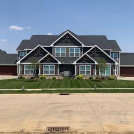 Brand New 3 Bedroom Condo in Bettendorf, hotel sa Bettendorf