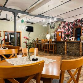 Maciejowa Chata, hotel u gradu Pobjeđiska