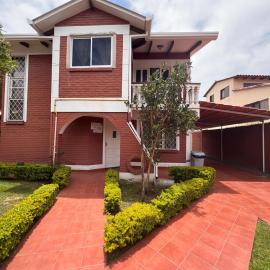 Hermosa y cómoda casa en Cochabamba, hotel in Cochabamba