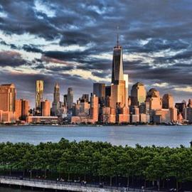 Cozy apartment with city skyline. Easy commute midtown Manhattan., Hotel in Jersey City