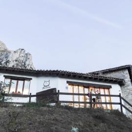 Albergue de Cabañes, מלון בCabañes