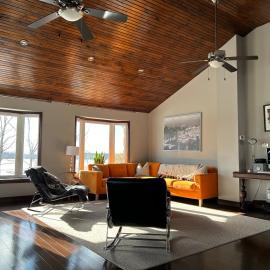 4 Bedrms, Indoor HotTub, Wineries & Niagara Falls, Hotel in Beamsville