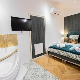 Suite Émeraude - Jacuzzi, hotel in Saint-Étienne