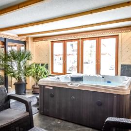 Willa Pod Orłem Jacuzzi Sauna, hotel u gradu Košćielisko