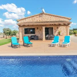 Son Rossinyol by Rentallorca, Hotel in Sineu
