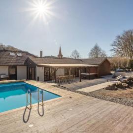 Nature Retreat Pool, Hot Tub, Sauna, Hiking-Caves, hótel í Hohenfels-Essingen