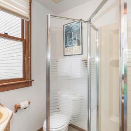Classic Ski Condo, Steps to Chair 7 and on shuttle route, Hotel in Telluride