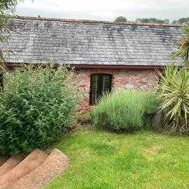 Barn conversion near the coast, hotel in Paignton