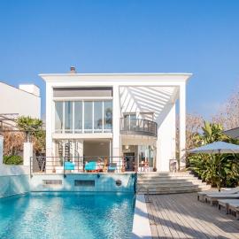Luxury Villa Cela, hotel Masnouban