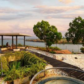 SaffronStays Avni - 2BR Lakeside Villa with Terrace & Bonfire, hotel di Trimbak