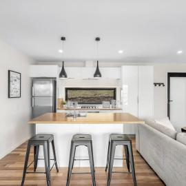 Modern and Scenic Valley Escape