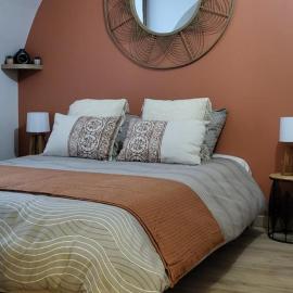 Entre Uzès et le Pont du Gard La Cachette Romantique, hotel v destinaci Collias