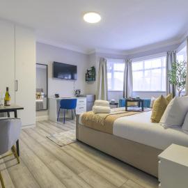 12 Elmwood, hotel in Harrow
