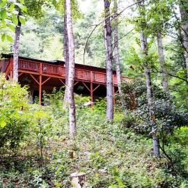 Serene & Cozy - Peaceful View - Fireplace - Creek, Hotel in Fleetwood
