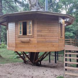 Próximo ao PETAR Casa na Árvore Quemeninho - Perfeito para casal, hotel in Apiaí