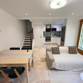Viesnīca Charming house 2BR, 100m to RER B Laplace station pilsētā Arkī