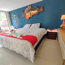 TURI Suite con Jacuzzi, centro de la ciudad, hotel in Baños