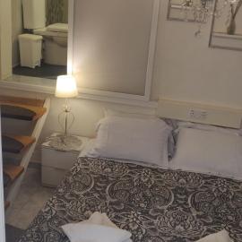 Kristu re, Hotel in Fgura