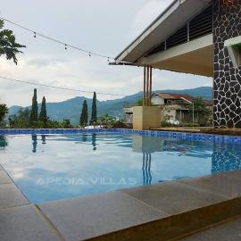 Villa DBusso Apedia, 3 BR, SP, Billiard, Karaoke、Kopo 2のホテル