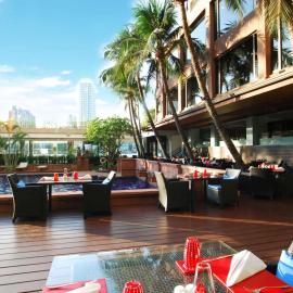 Ramada Plaza by Wyndham Bangkok Menam Riverside, hotel di Bangkok