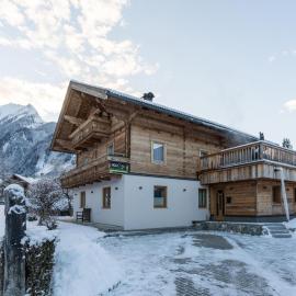 Chalet in Neukirchen near Ski Arena Wildkogel