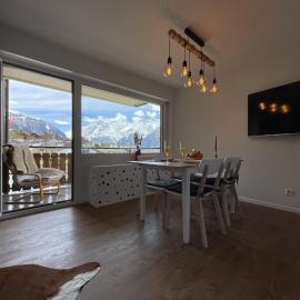 Sunny Alps View: Central Bliss – hotel w mieście Grächen
