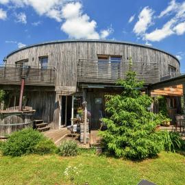 Ferienhaus Dornstetten: Sonniges Design Haus: Kamin, Sauna, Hot Pot, Zaun