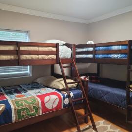 Great large home,8 min from Downtown