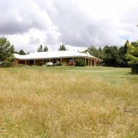 Topsys Corner - large rural house near Orange, хотел в Shadforth