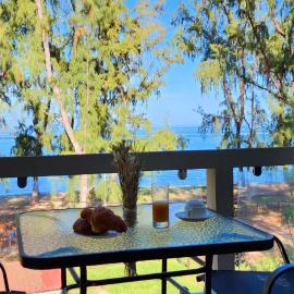 Phoenix Beach Apartments sea view