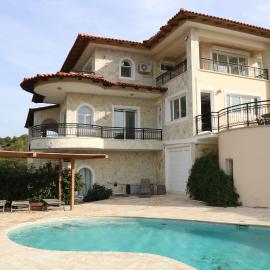 Villa Limni