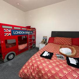 Station Signature Apartment near Lanark, Hotel in Carstairs