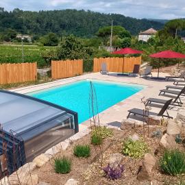 Gite de La Source - Villa privée avec piscine, hotel i Rosières