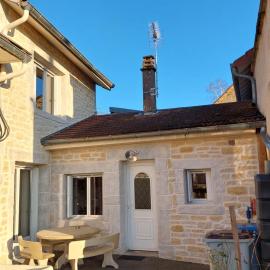 Gite du Hameau, hotel in Voiteur