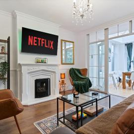 Kingshurst에 위치한 호텔 Birmingham Gem-Stylish 5 Bed house near NEC, BHX, HS2 - Huge Parking & Fast WiFi!