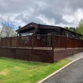 7F Cwtch Cymru Lodge, Caer Beris Holiday Park - apologies commercial vehicles not allowed on site, hotel in Builth Wells