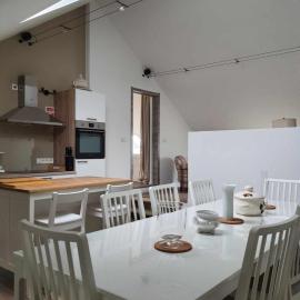 Gîte rural 3 épis "Aux Pieds des Ar'den" - chambre 1 isolée et chambre 2 dans hall de nuit - 34 rue du Château à 5564 Wanlin - 4 adultes et 2 enfants, hotel sa Houyet