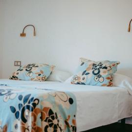 Hostal Restaurant Mussons Vins, hótel í Poboleda