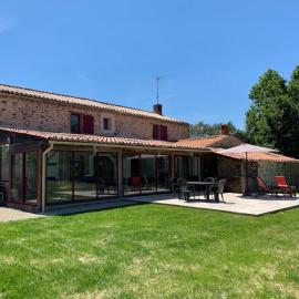 Maison de campagne en Vendée โรงแรมในSaint-Julien-des-Landes