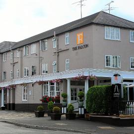 The Falcon Hotel, viešbutis mieste Farnboras
