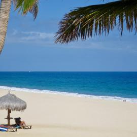 Beachfront condo in Los Cabos, Mexico, hotel u gradu San Hose del Kabo