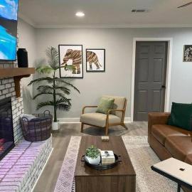 Modern 2BR Aparment near NC ZOO w Parking, hotel din Asheboro
