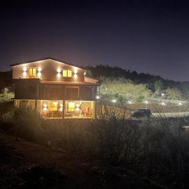 Renc में, होटल Qyteza Guest House & Camping