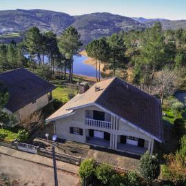 Casa da barragem - Ninho das Águias, hotel in Venda Nova