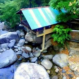 Cave N Falls Nature Resort & Water Park #Gallene Gedara, hotel sa Kitulgala
