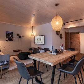 Landhaus Jenul, hotel u gradu Tropolach