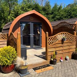 Conifer Cabins, hotel a Fort William