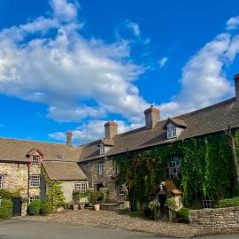 Brecon में, होटल Three Cocks Hotel